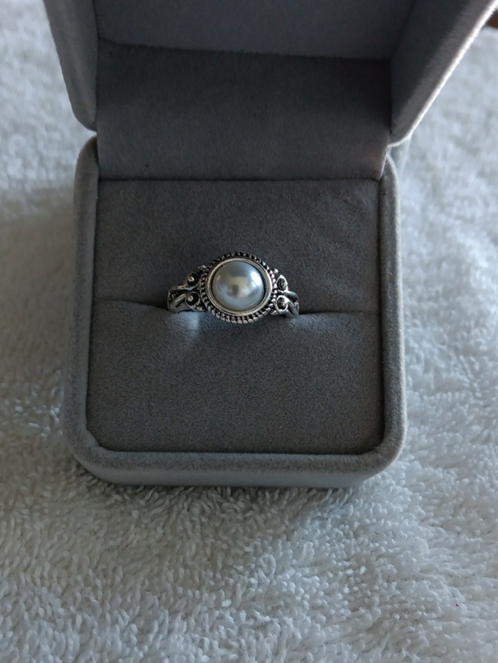Silver Pearl Ring - Classic White Pearl Design